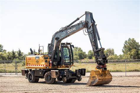 wheeled excavators with hi rail